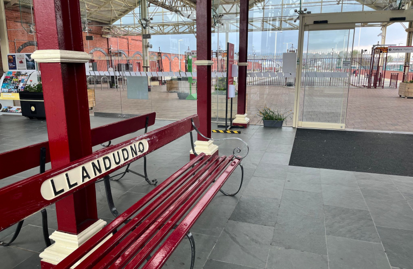 Llandudno Railway Station / Gorsaf Reilffordd Llandudno