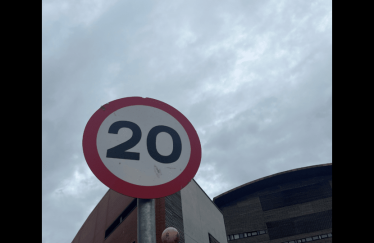 20mph sign.